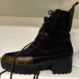 Louis Vuitton Laureate Platform Desert Boot size 38.5